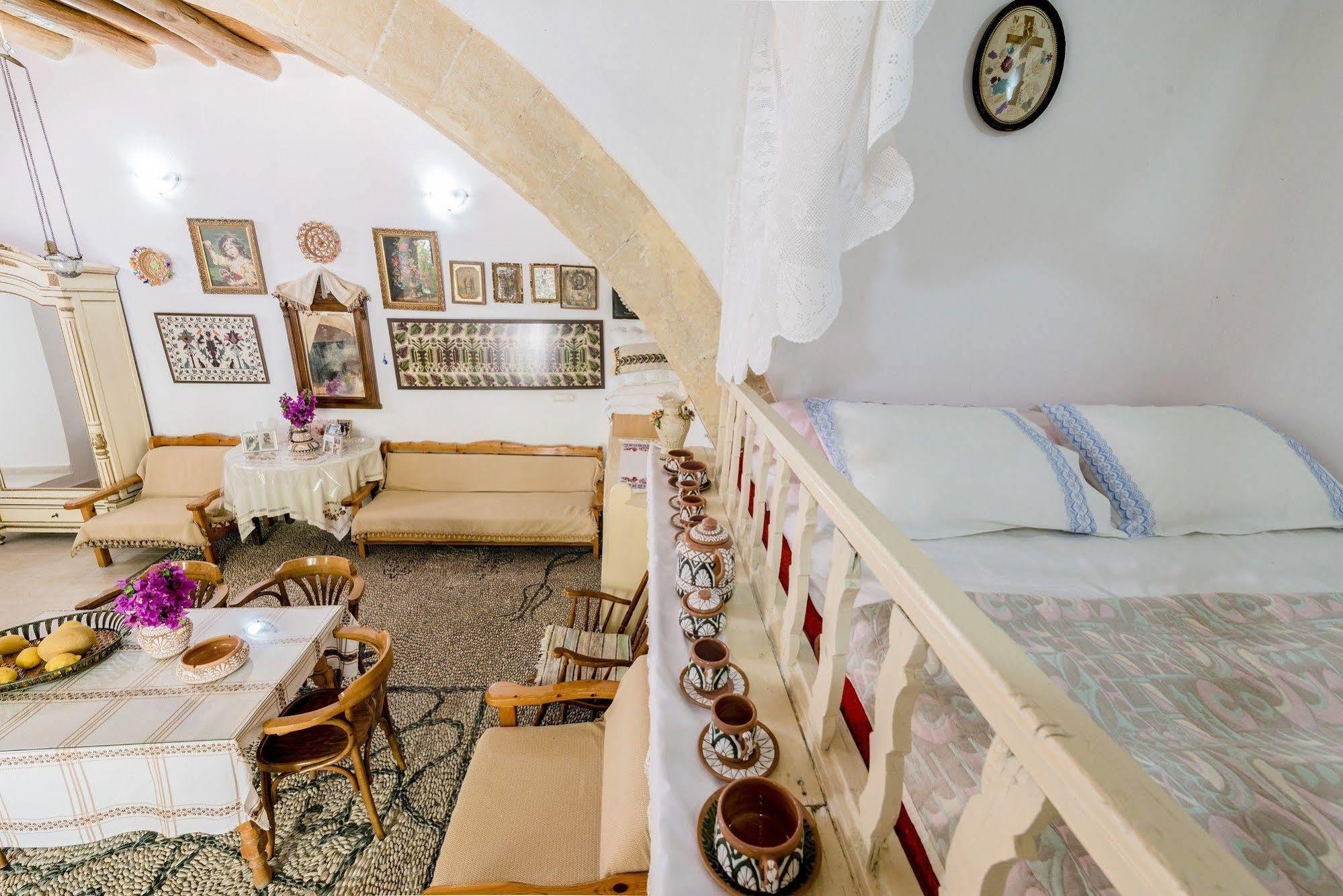 Kamariko Traditional House Afantou Bagian luar foto