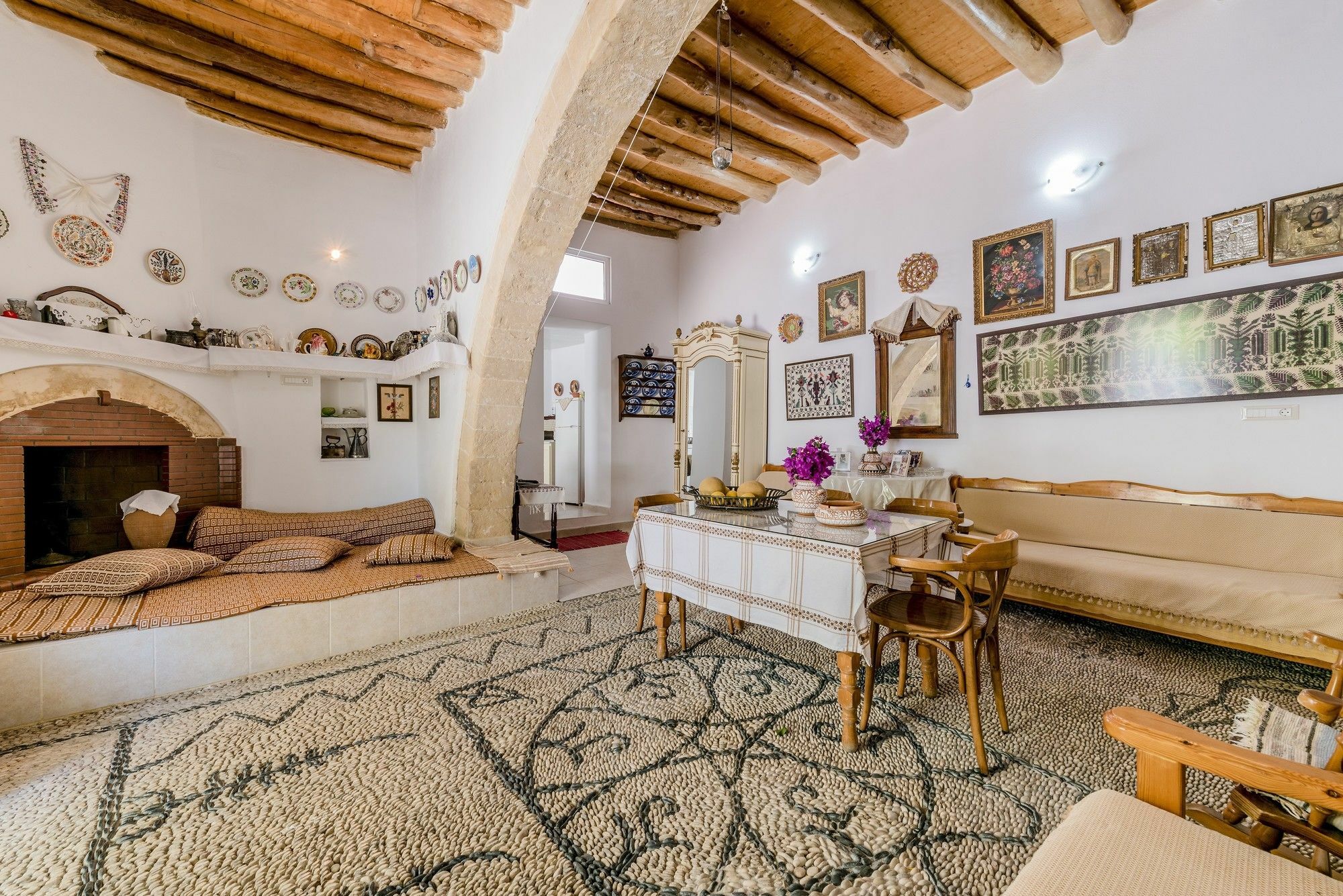 Kamariko Traditional House Afantou Bagian luar foto
