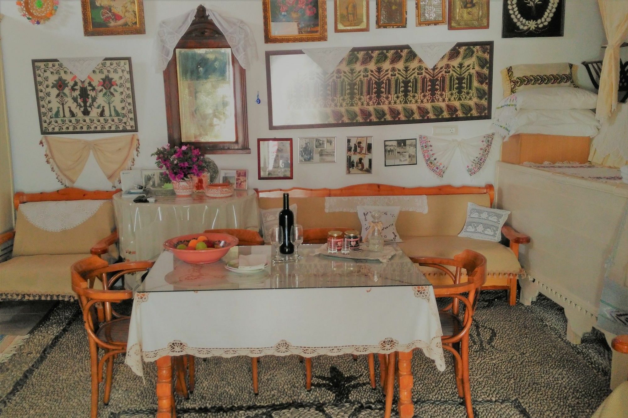 Kamariko Traditional House Afantou Bagian luar foto